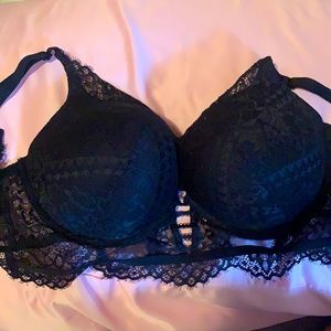 Black lace la senza hello sugar bra.